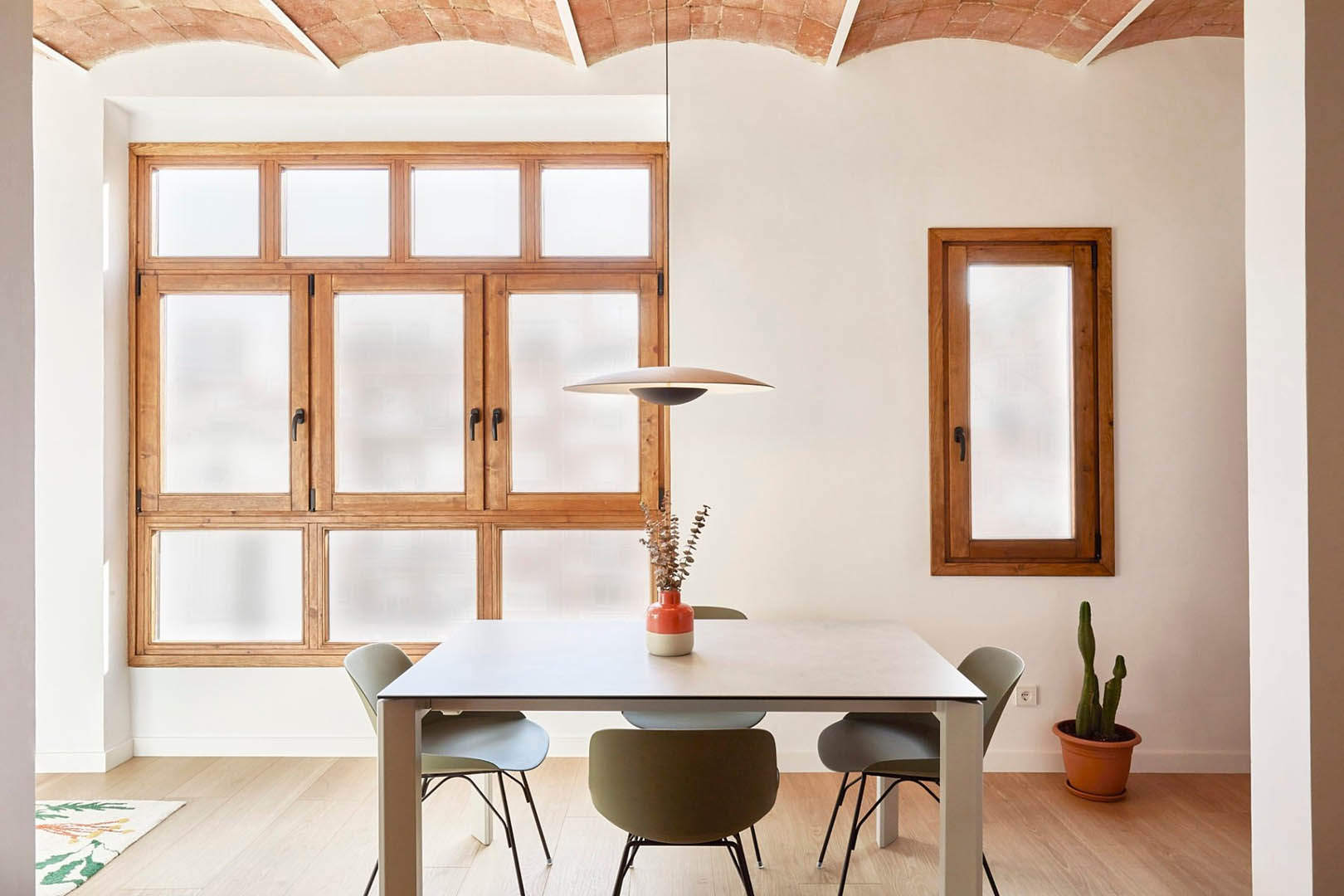 Lámpara de suspensión con diseño contemporáneo para salón moderno