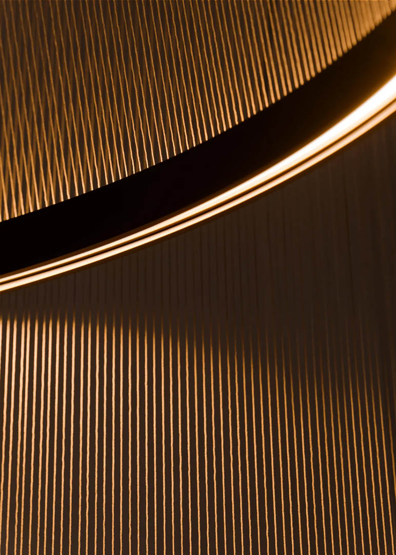 Diseño de lámpara colgante en aluminio pulido