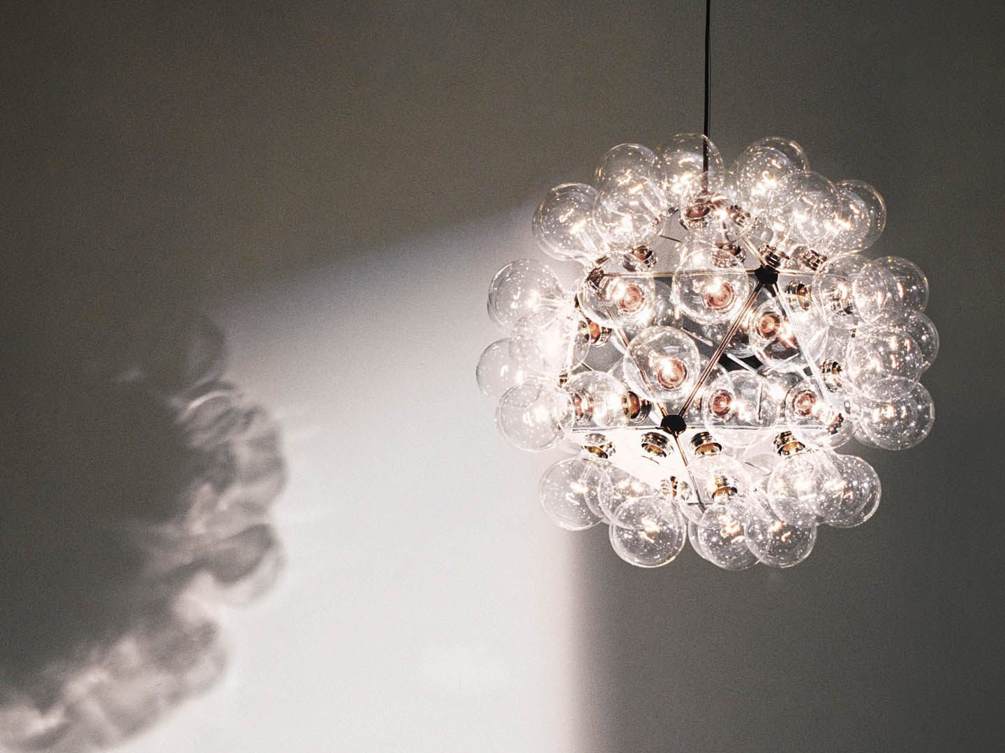 Colección Flos y Foscarini de lámparas suspendidas premium