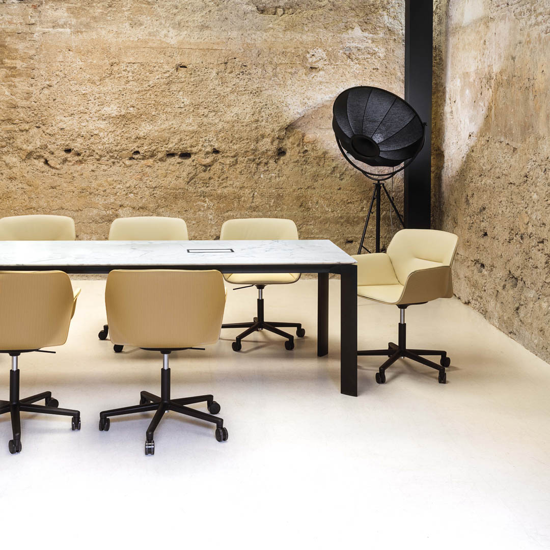 Sofá modular Andreu World tapizado resistente confort duradero Costa del Sol