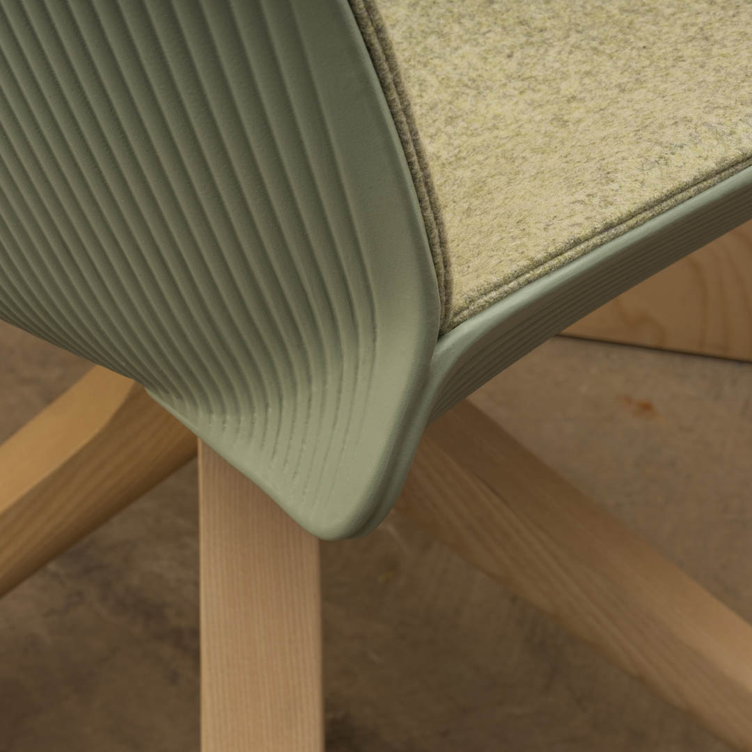 Acabados premium madera natural tapizado técnico Andreu World Málaga