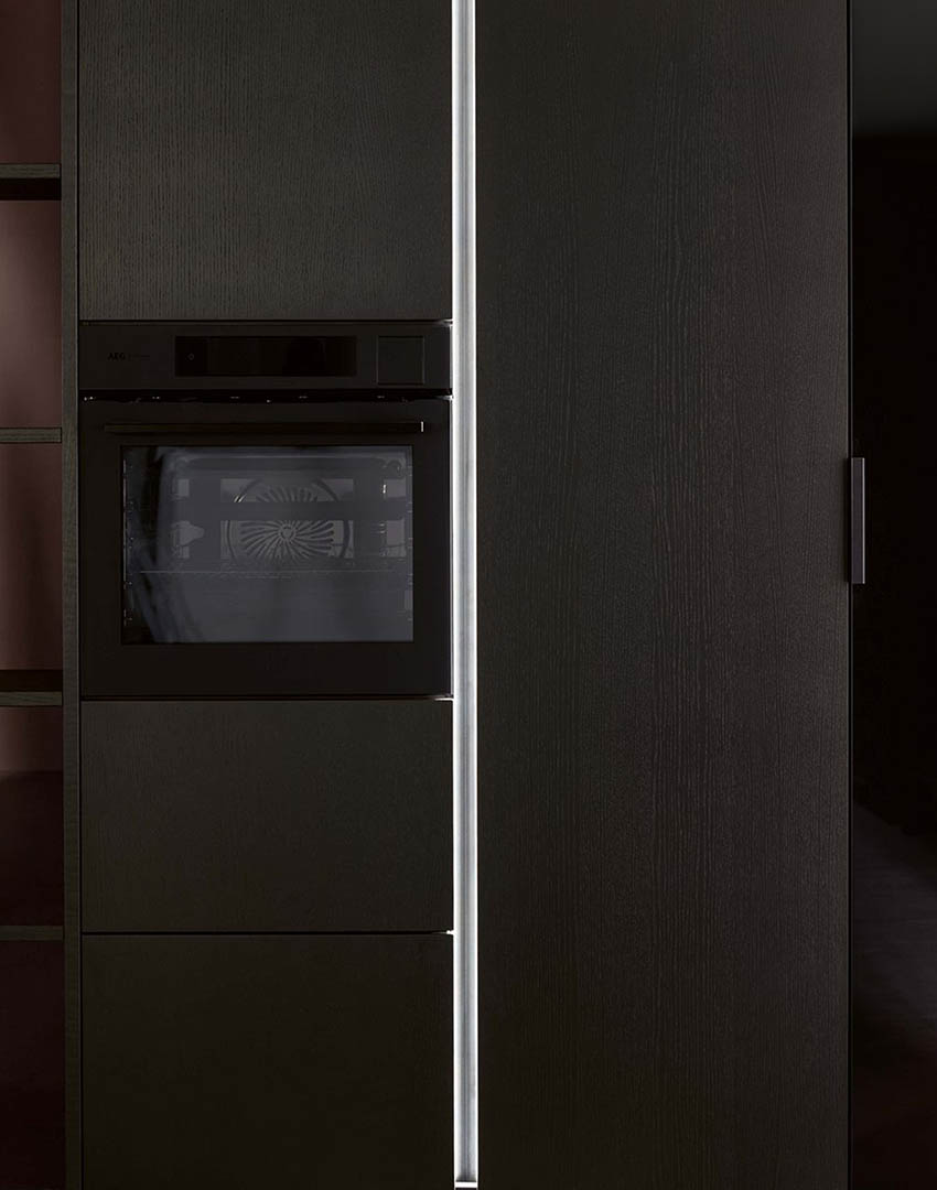 Mueble alto next125 horno integrado línea LED vertical reducción juntas continuidad