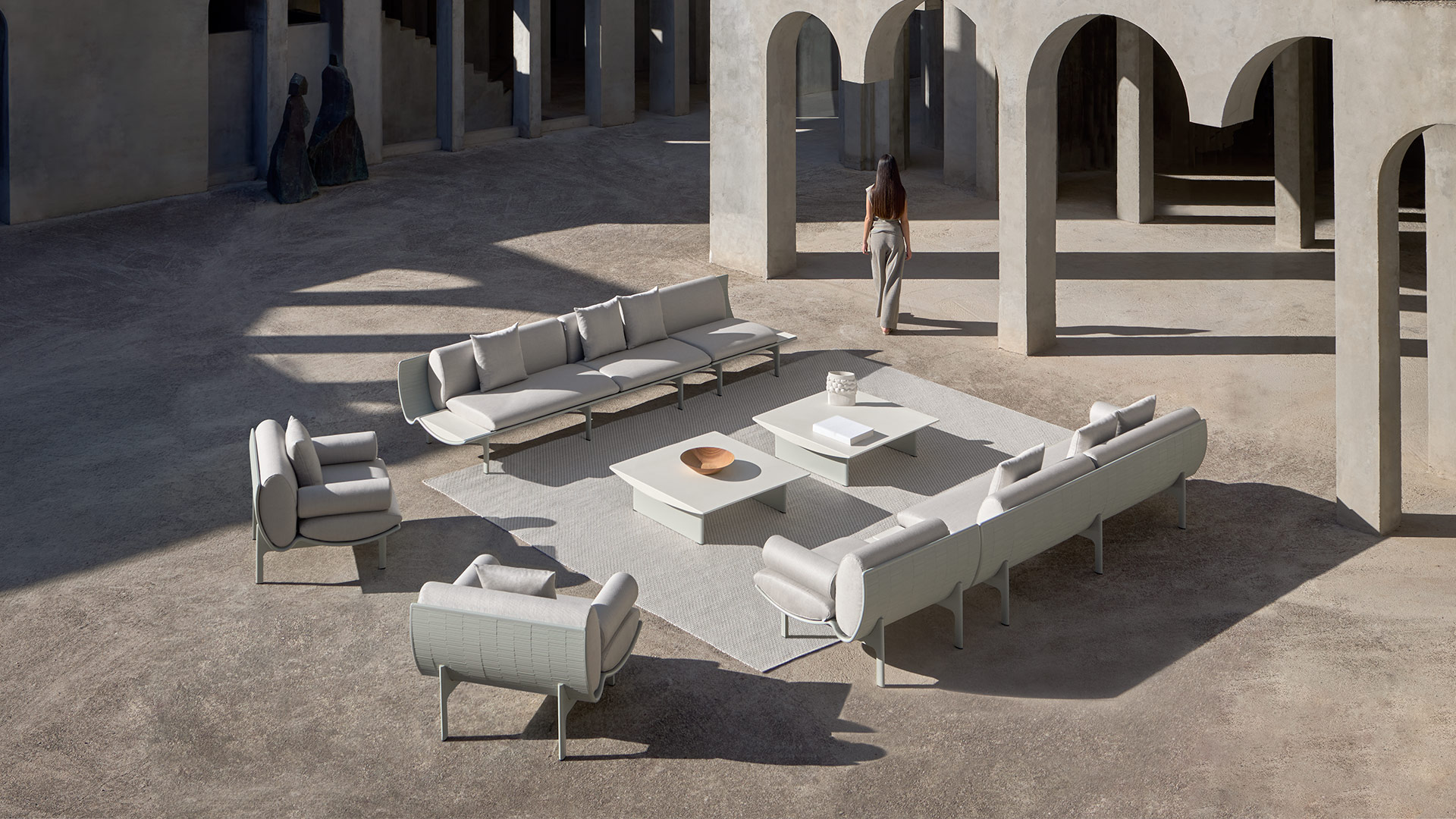 Colección Dunne GANDIABLASCO patio arcos arquitectura zona lounge exterior contemporánea