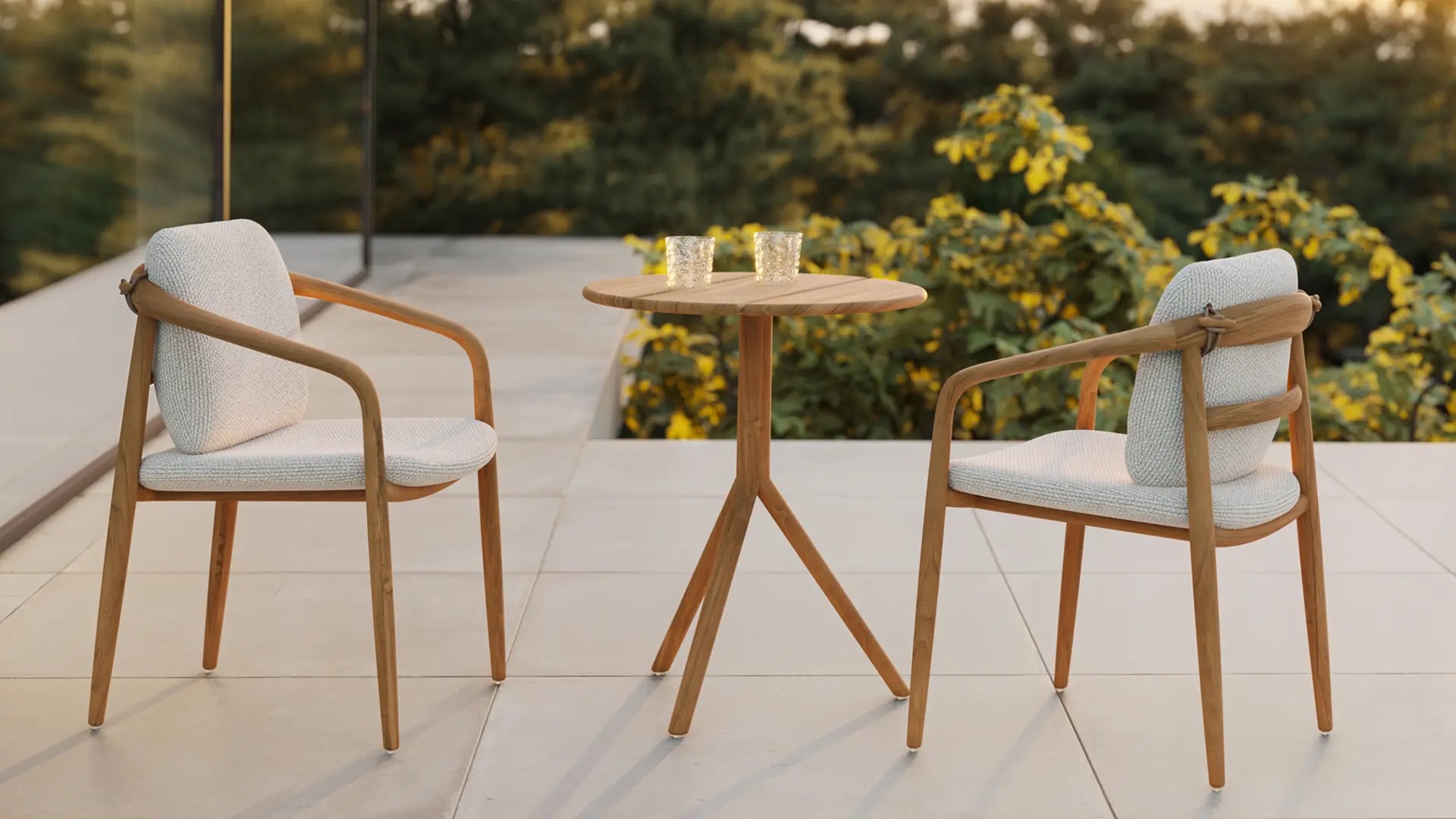 Comedor exterior Vondom Fusta madera de teca terraza junto a piscina diseño escandinavo Mid-Century