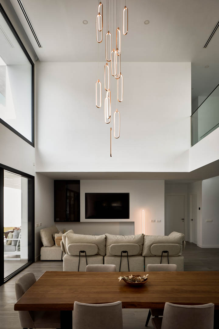 Salón con sofá modular Teseo de Fama